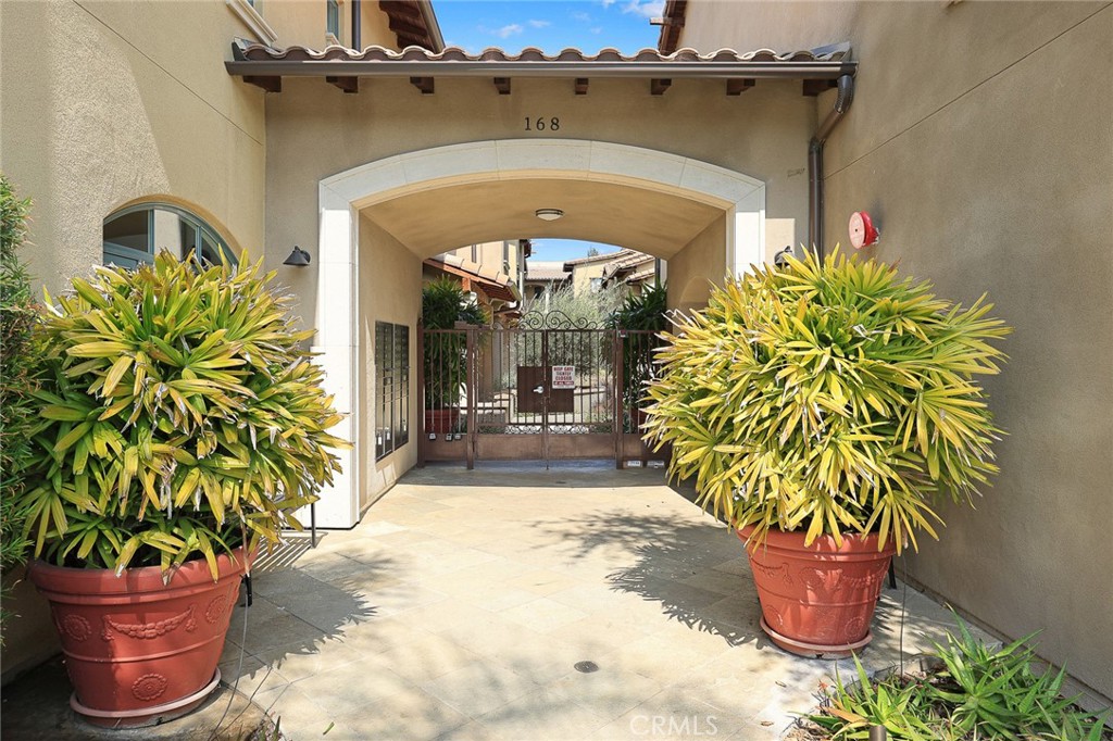 168 S Sierra Madre Boulevard 201