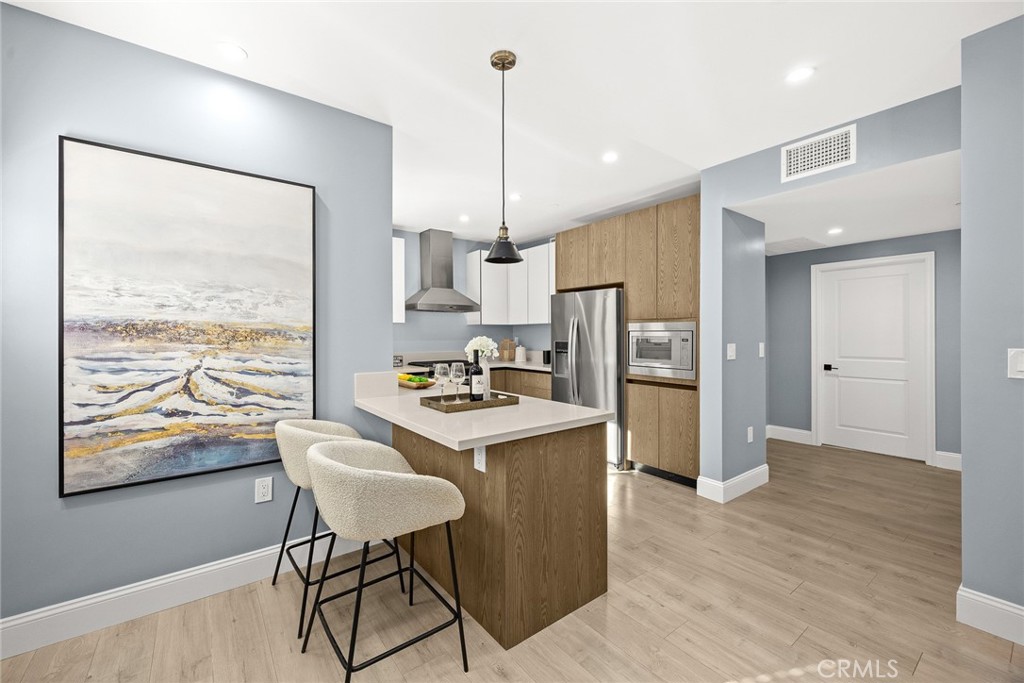 168 S Sierra Madre Boulevard 201