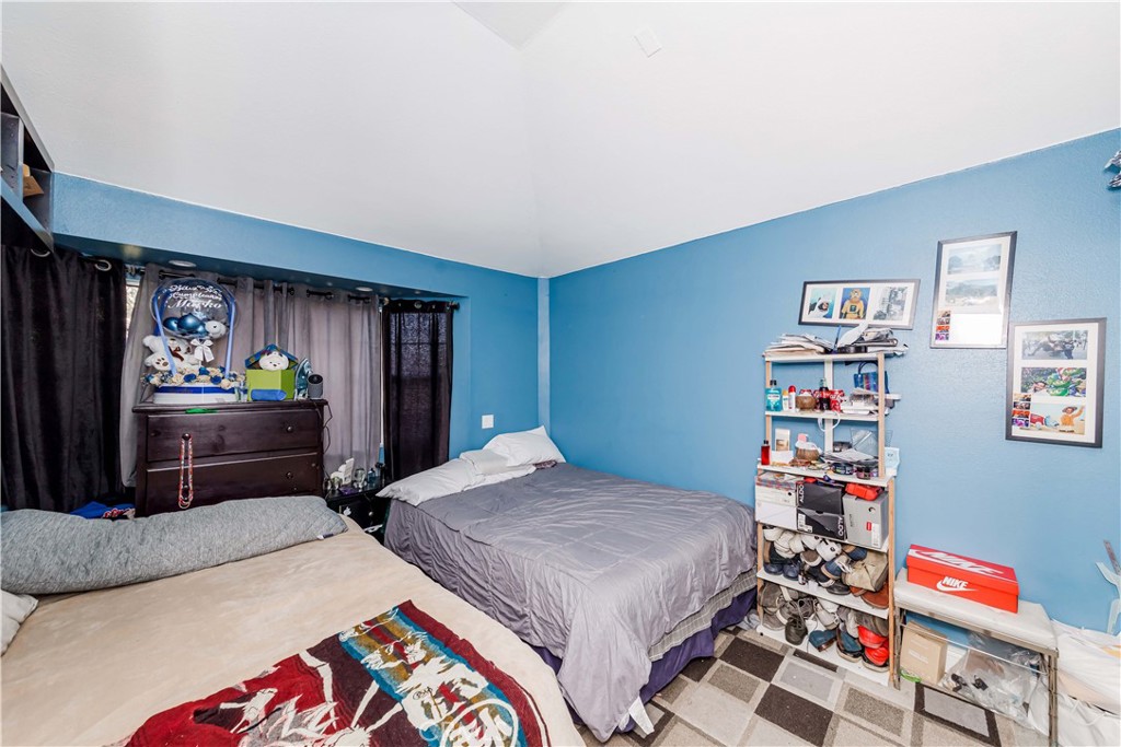 1316 W Hellman Avenue