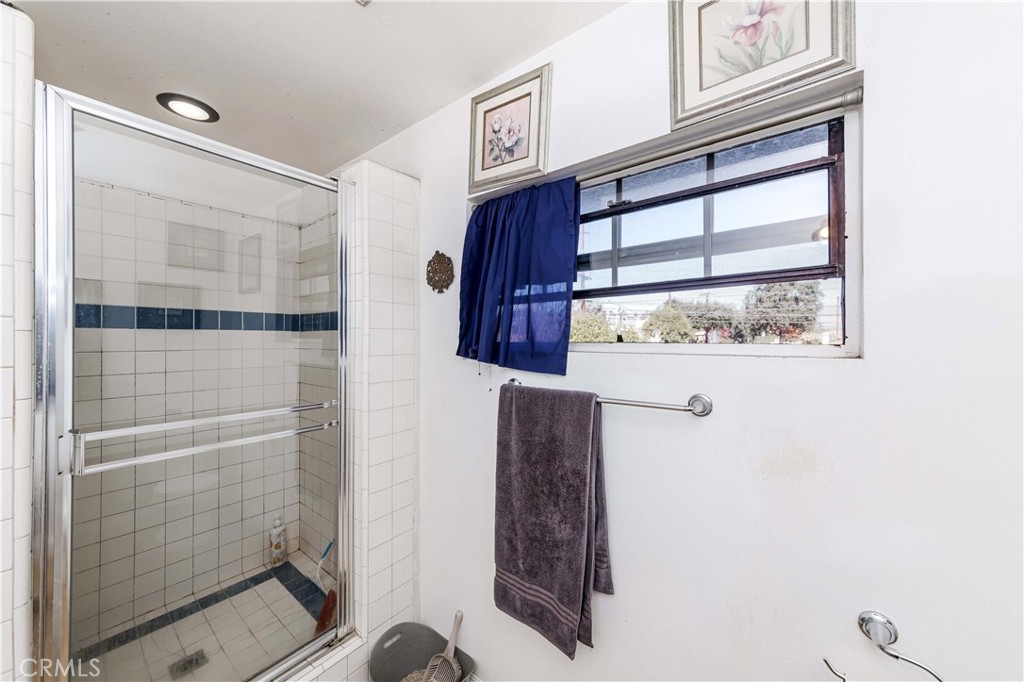 1316 W Hellman Avenue