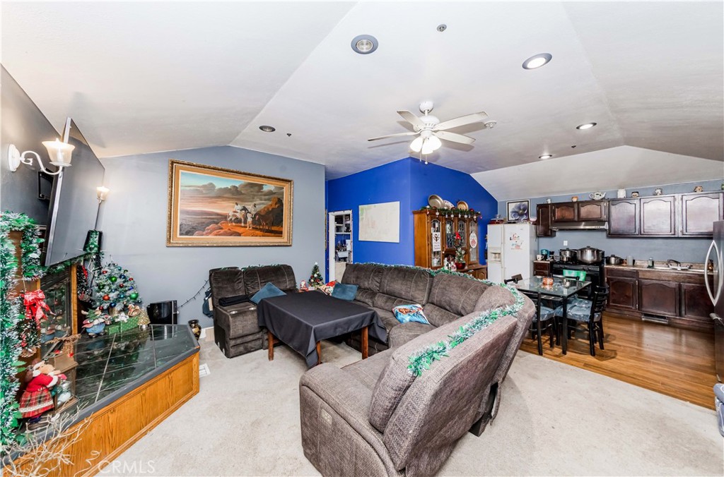 1316 W Hellman Avenue