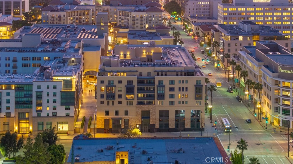 39 S Los Robles Avenue 5006