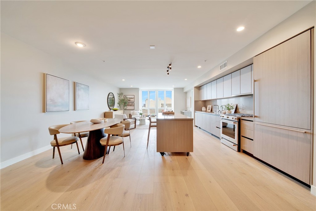 39 S Los Robles Avenue 5006