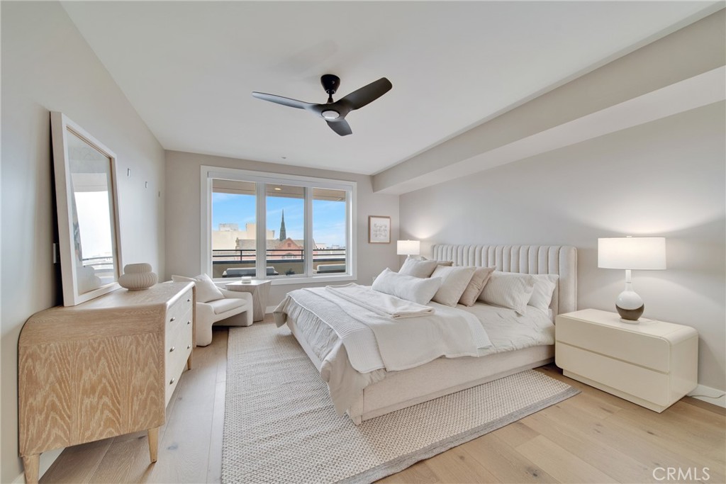 39 S Los Robles Avenue 5006