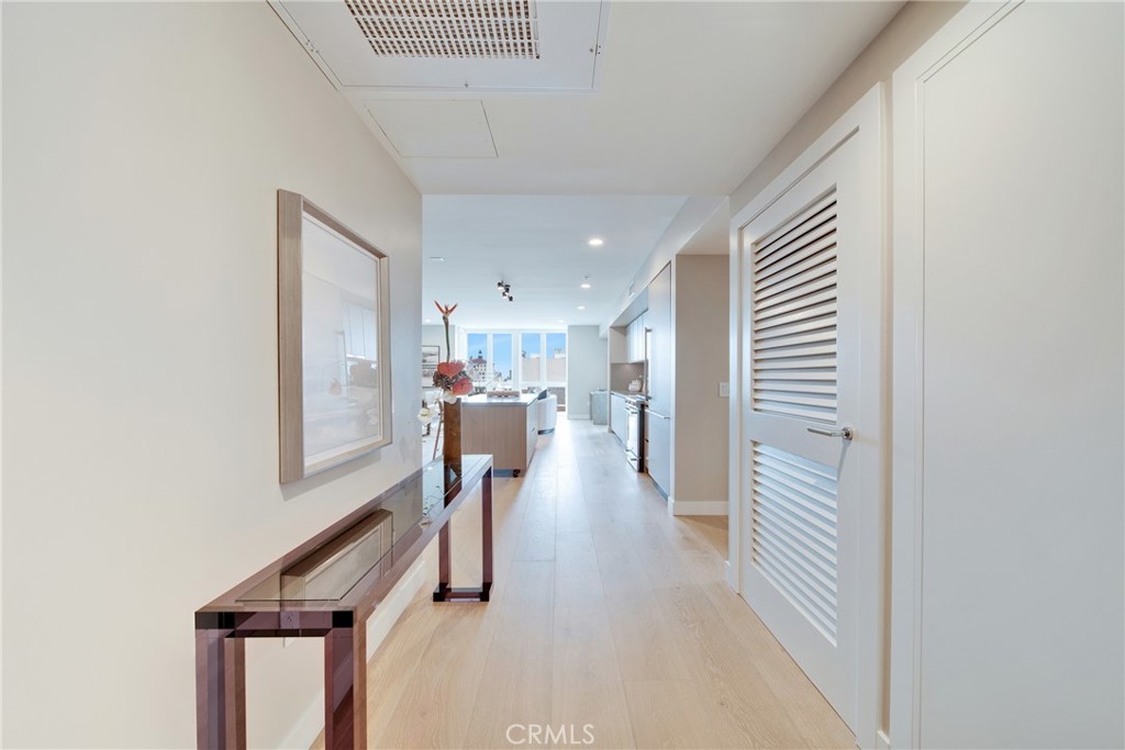 39 S Los Robles Avenue 5006