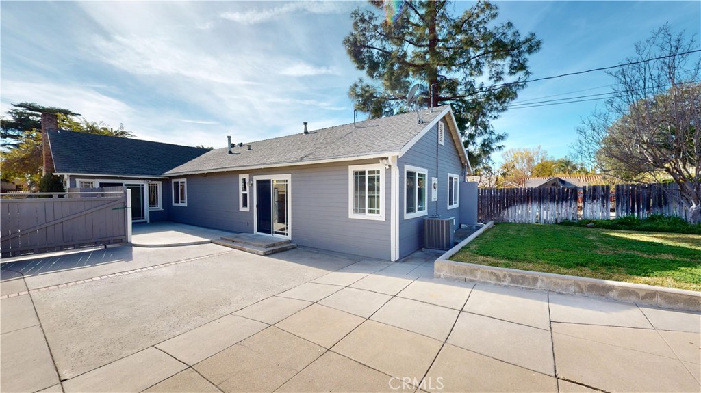 1557 Casa Grande Street