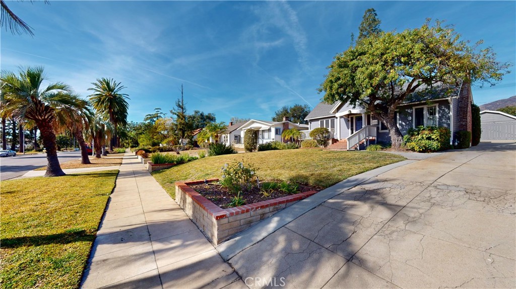 1557 Casa Grande Street