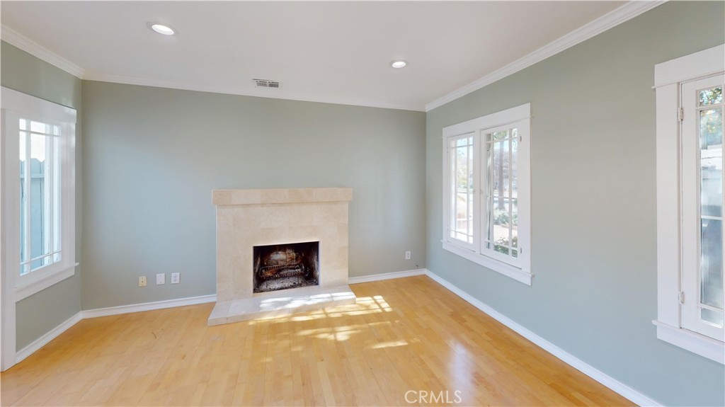 1557 Casa Grande Street