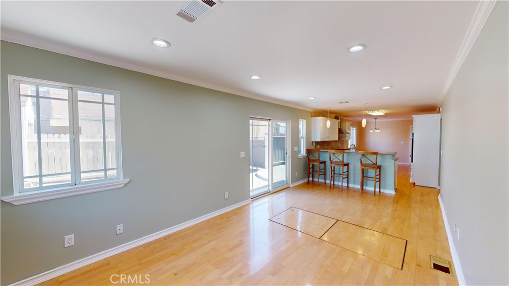 1557 Casa Grande Street