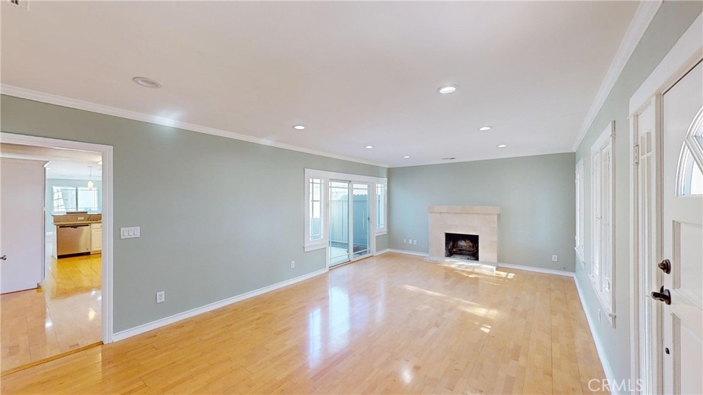 1557 Casa Grande Street