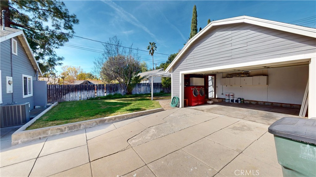 1557 Casa Grande Street