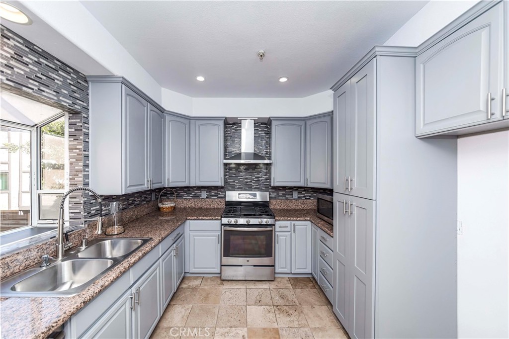 826 N Monterey Street D