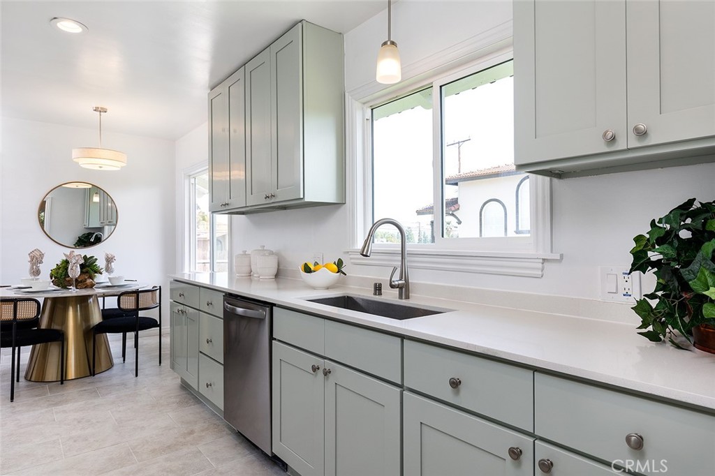 14936 Los Robles Avenue