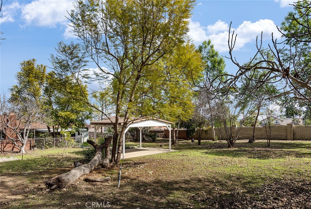 14936 Los Robles Avenue