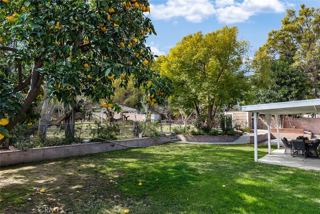 14936 Los Robles Avenue