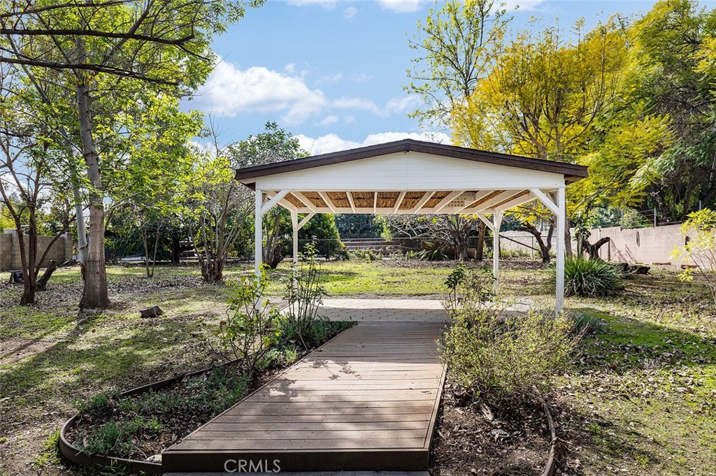 14936 Los Robles Avenue