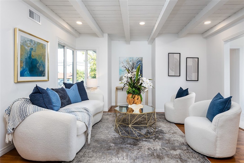 14936 Los Robles Avenue