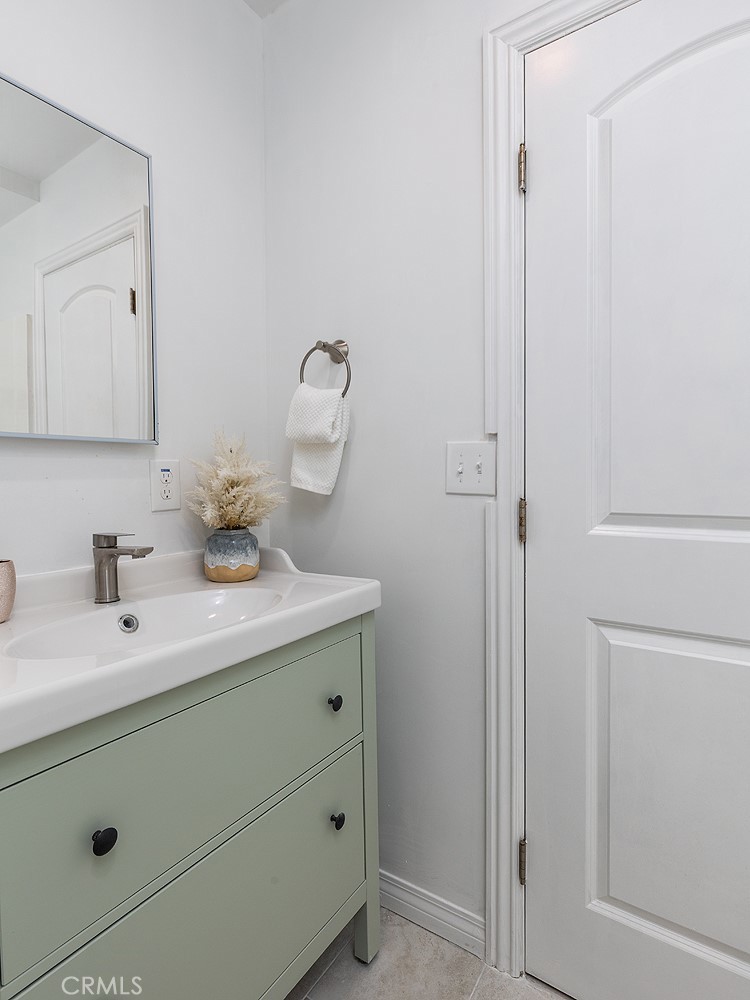 14936 Los Robles Avenue