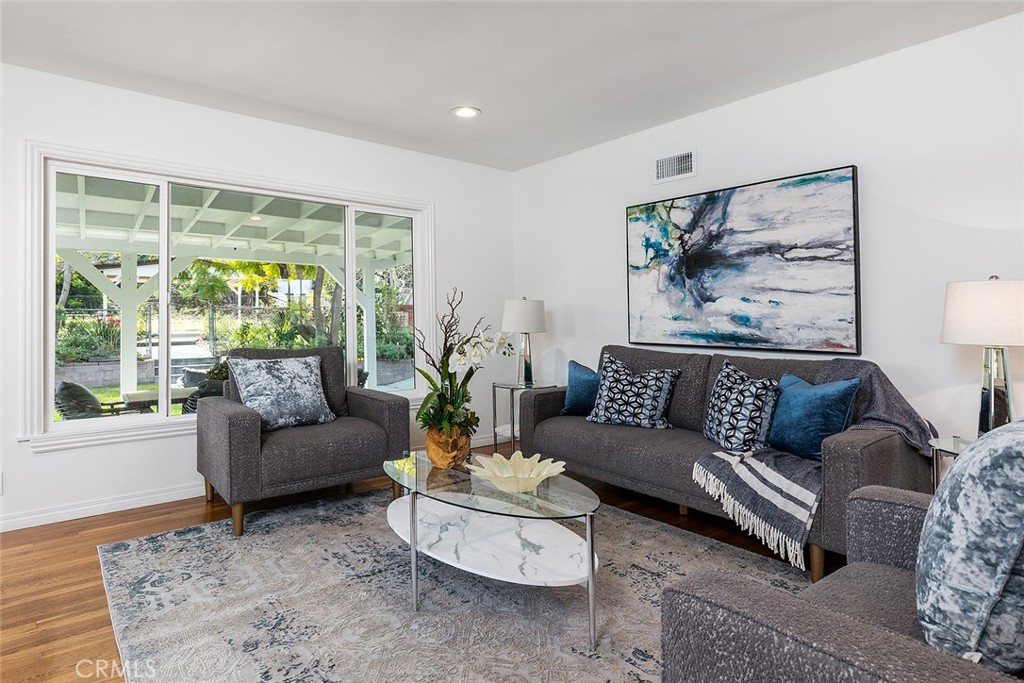 14936 Los Robles Avenue