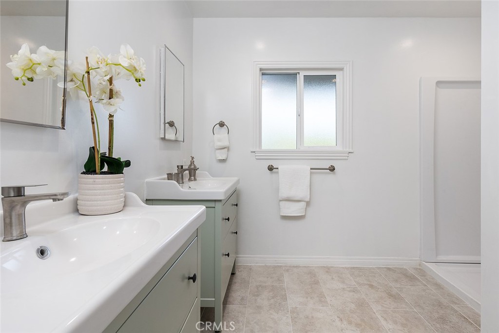 14936 Los Robles Avenue