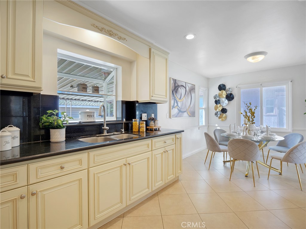 612 E Chestnut Avenue