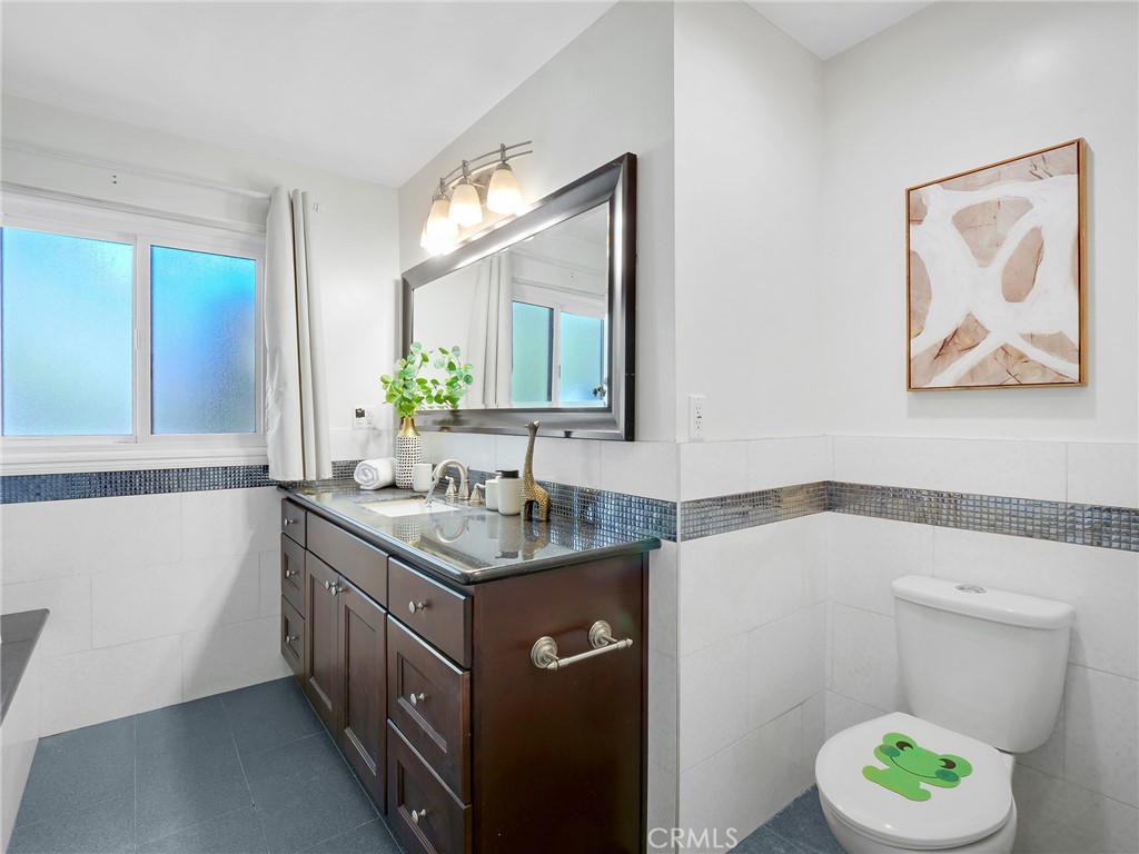 612 E Chestnut Avenue