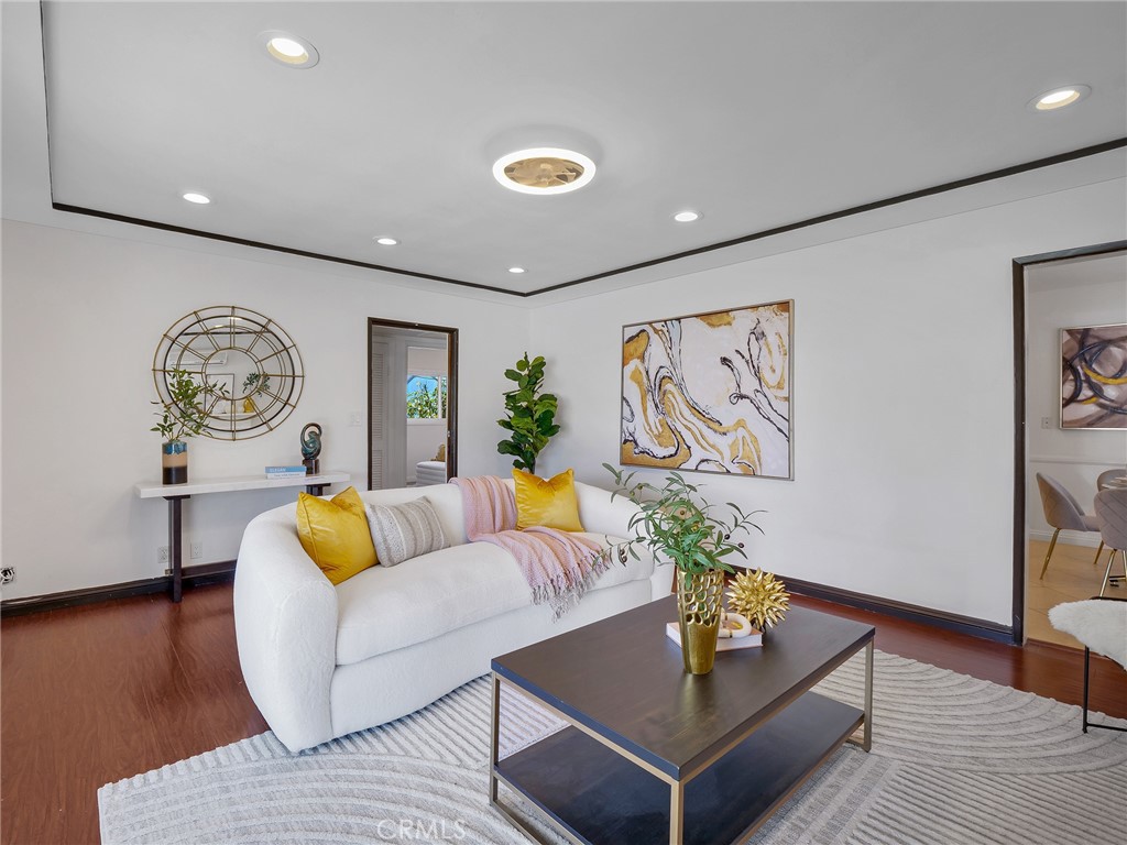 612 E Chestnut Avenue