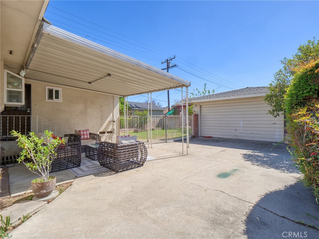 612 E Chestnut Avenue