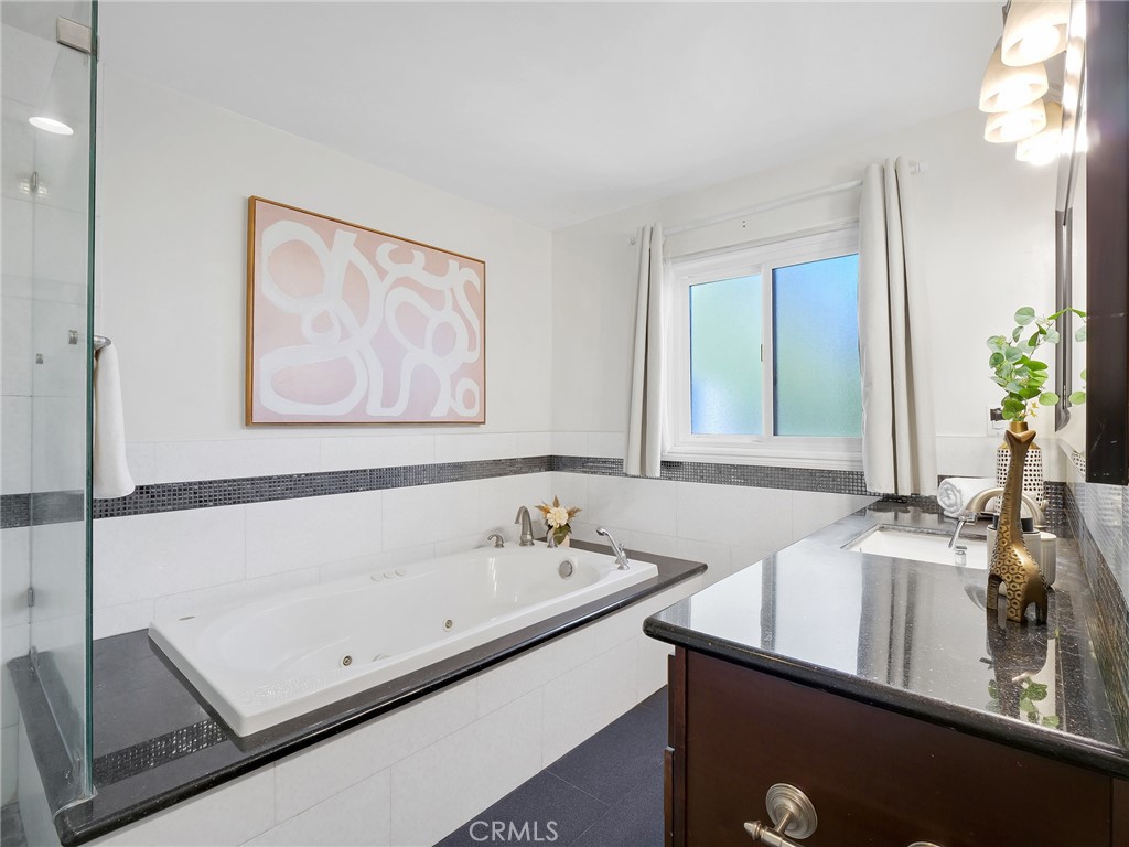 612 E Chestnut Avenue