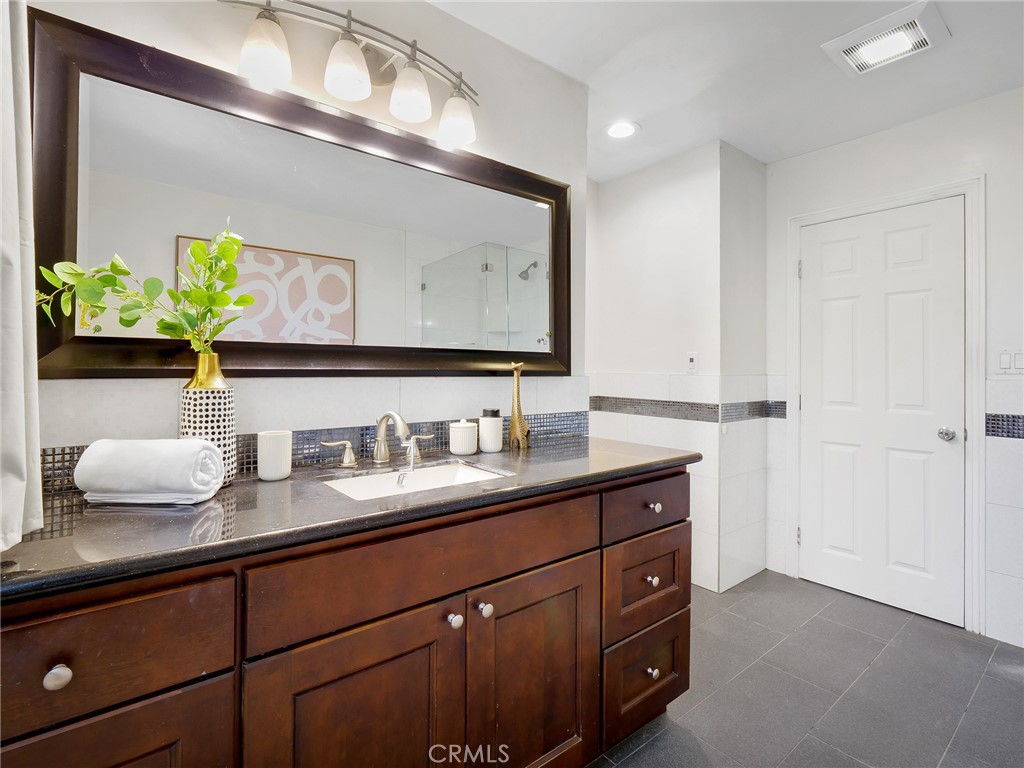 612 E Chestnut Avenue