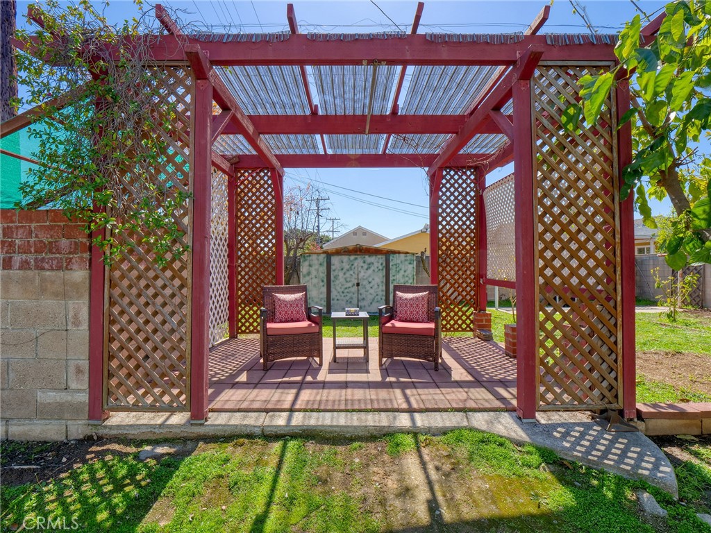 612 E Chestnut Avenue