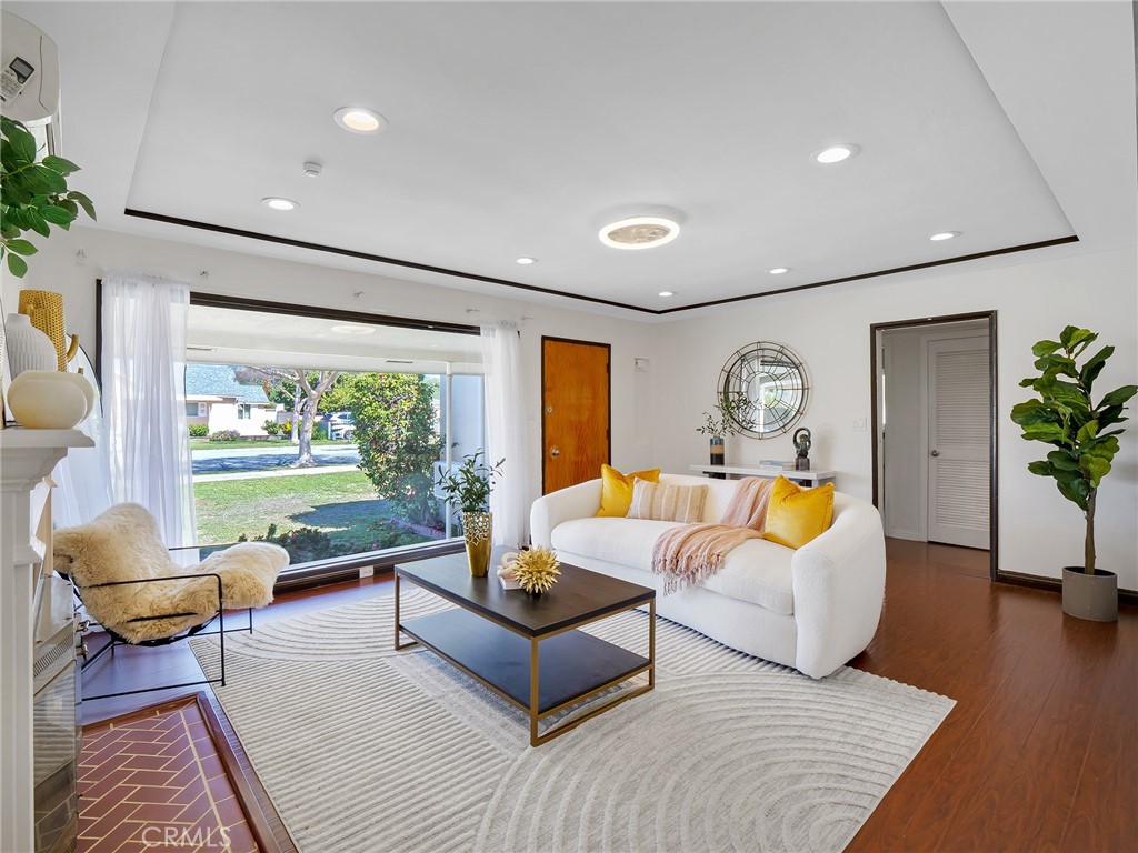 612 E Chestnut Avenue