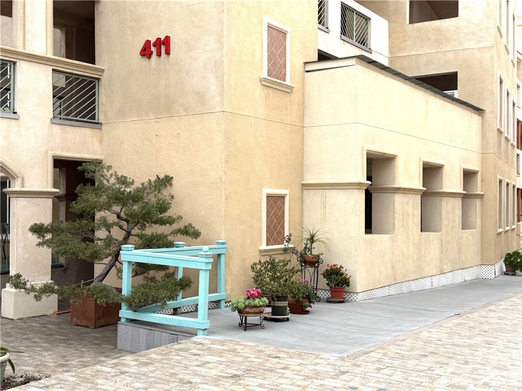 411 S Garfield Avenue 72