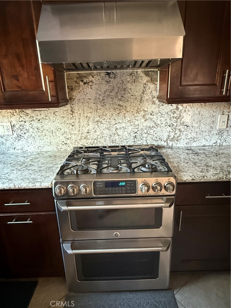 6046 N Willard Avenue