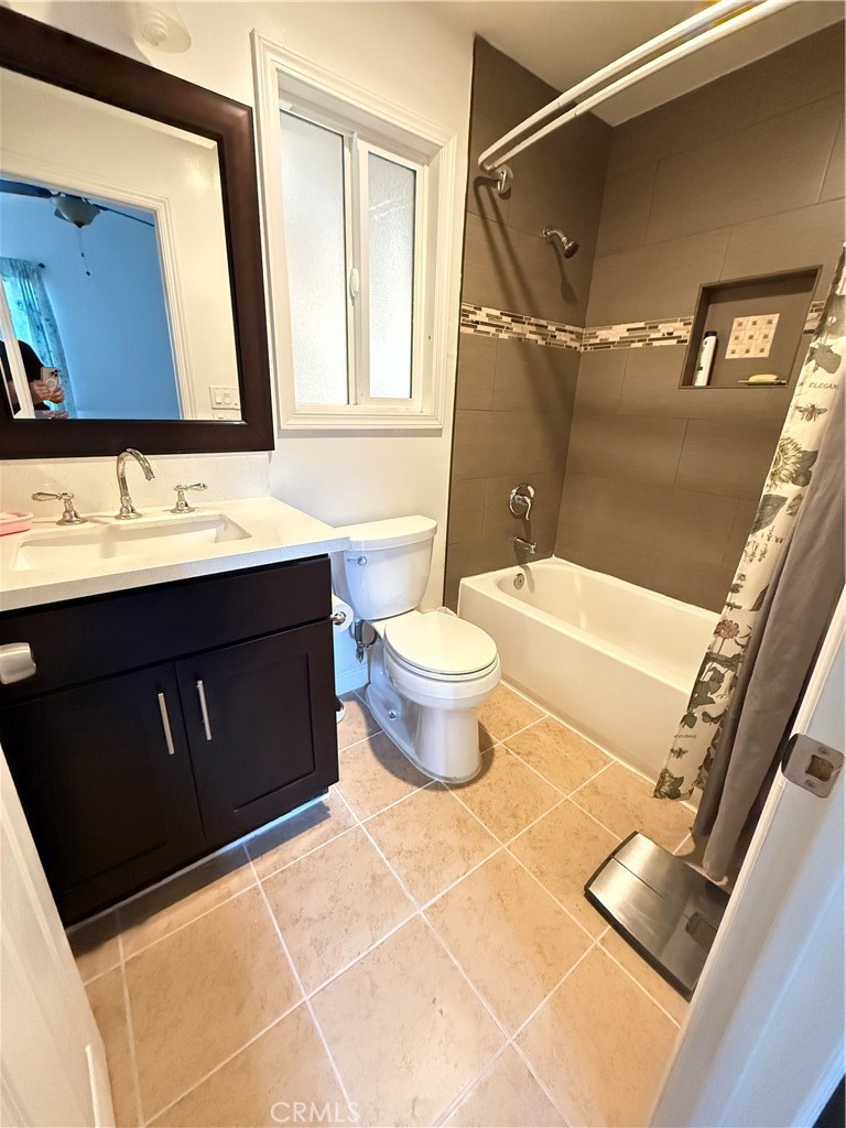 6046 N Willard Avenue