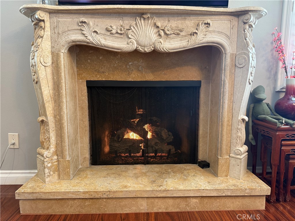 6046 N Willard Avenue