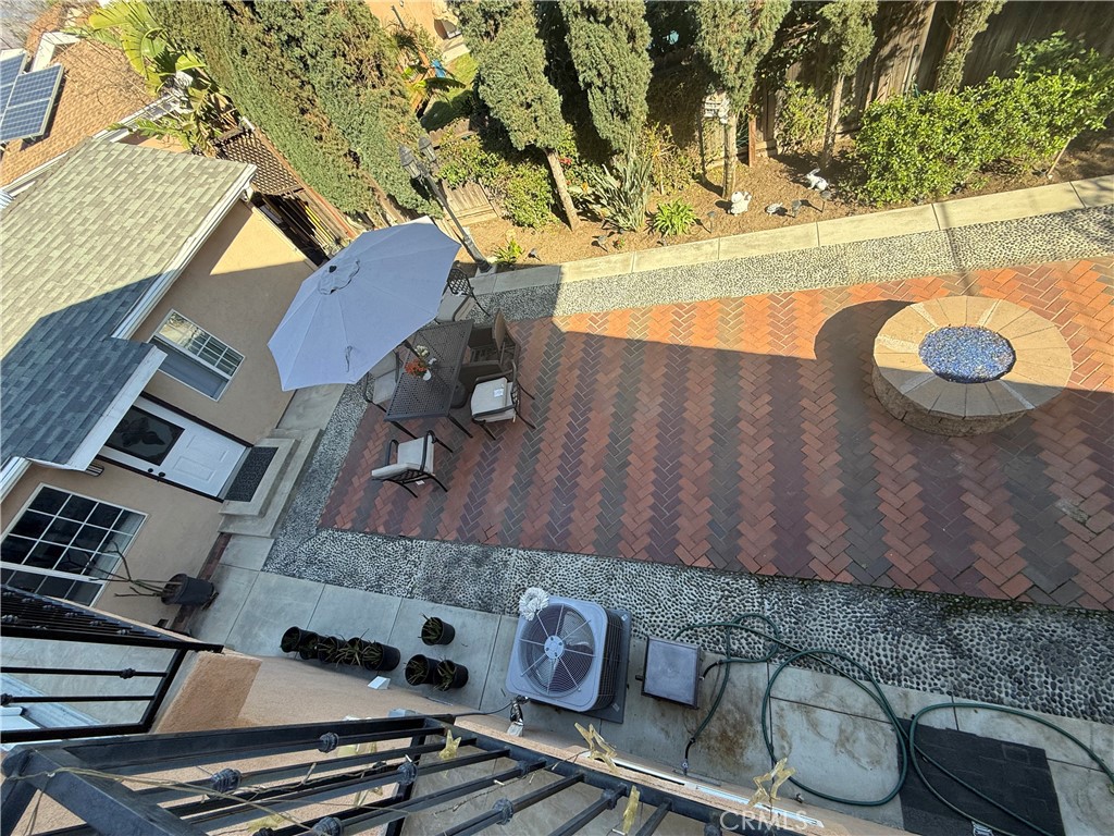 6046 N Willard Avenue