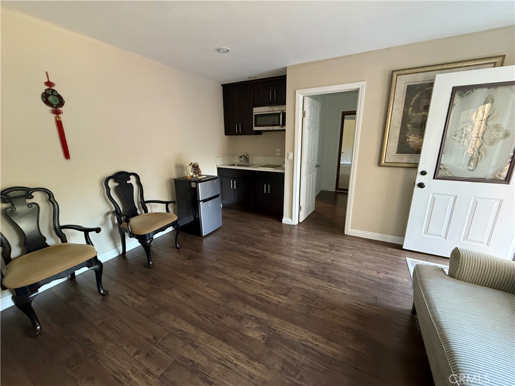 6046 N Willard Avenue