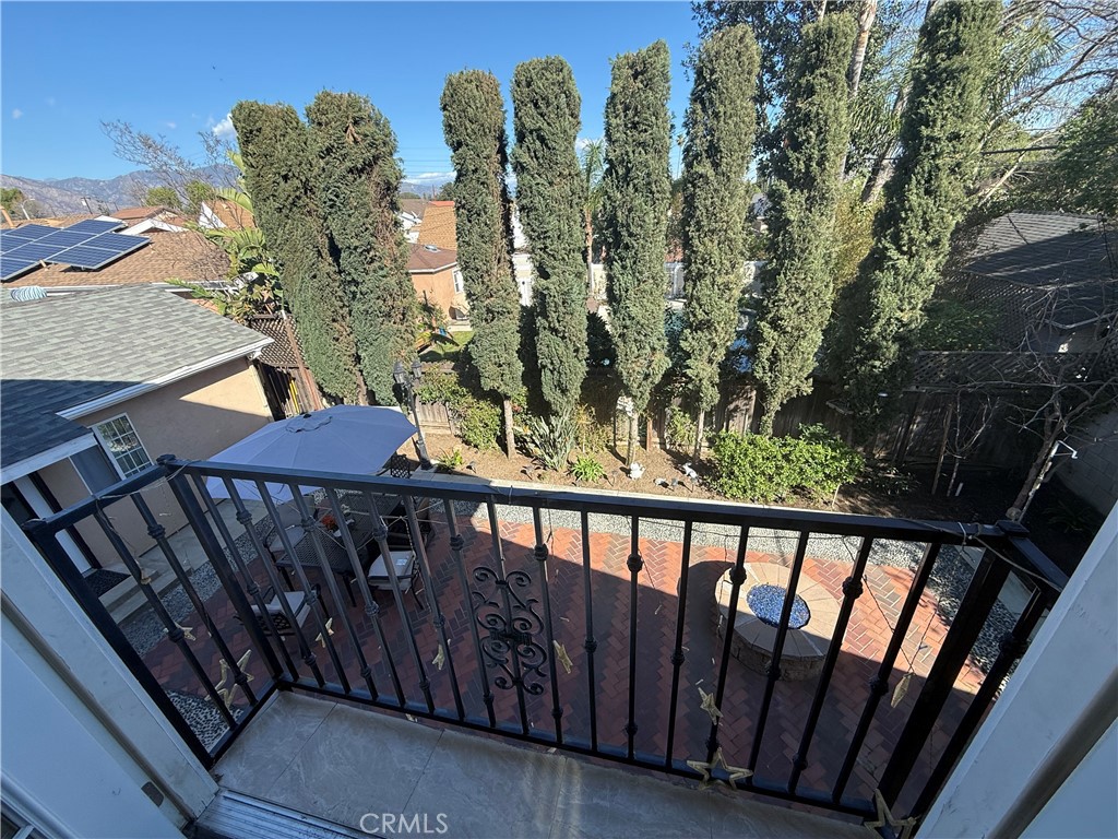 6046 N Willard Avenue