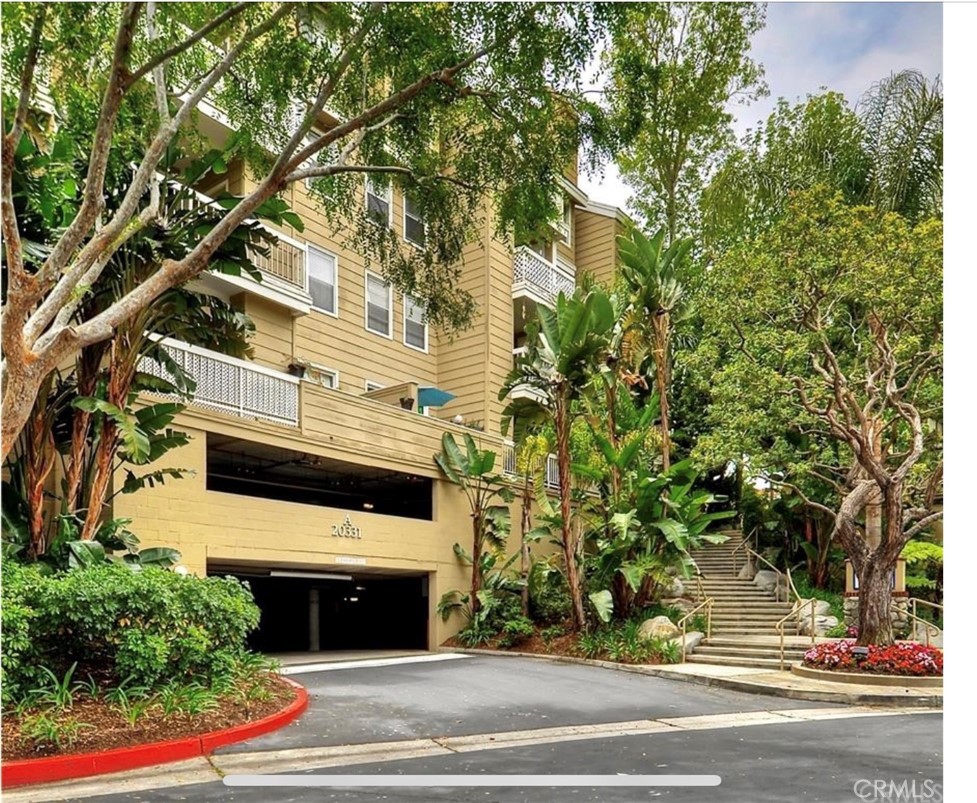 20331 Bluffside Circle A418