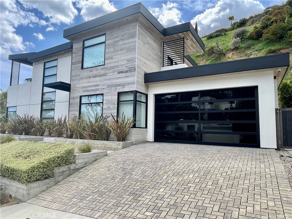 1319 Sunset Plaza Drive