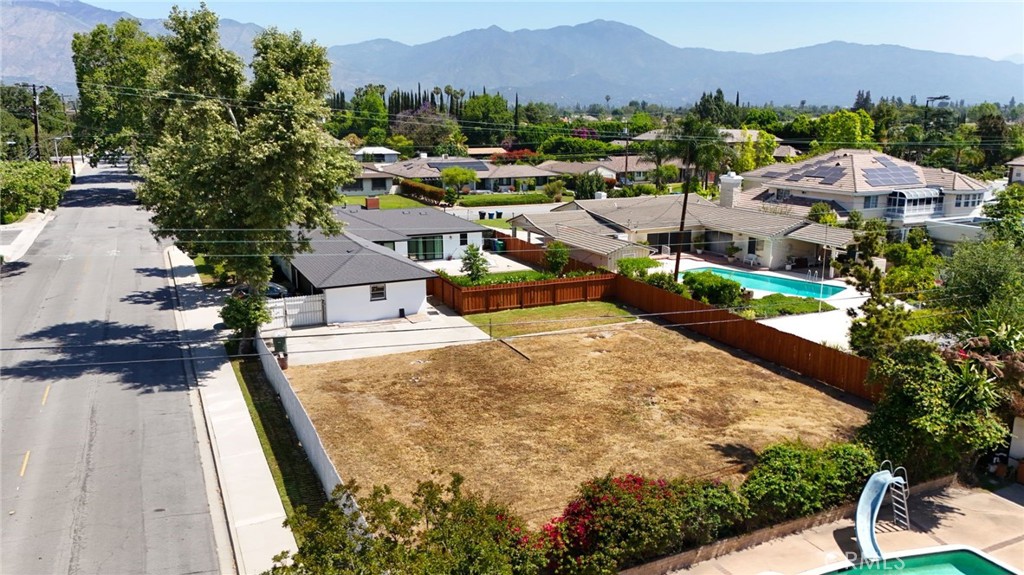 380 W Palm Drive