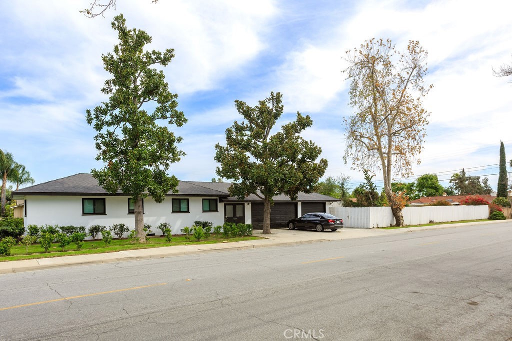 380 W Palm Drive