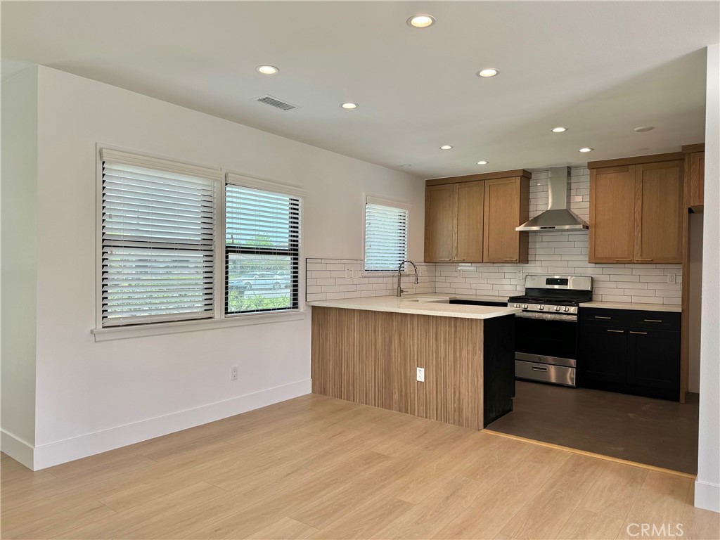 380 W Palm Drive