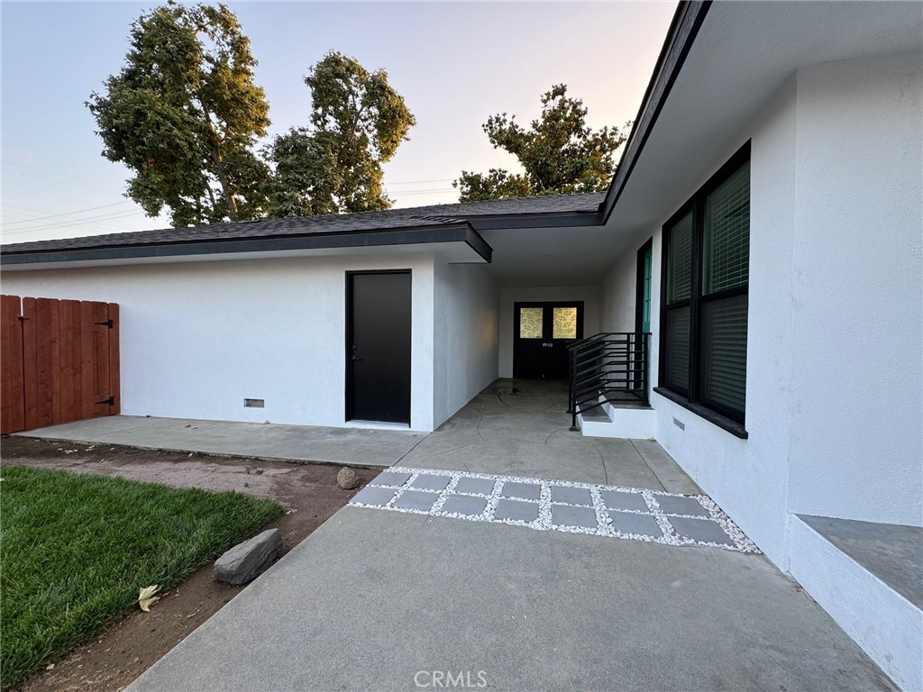 380 W Palm Drive