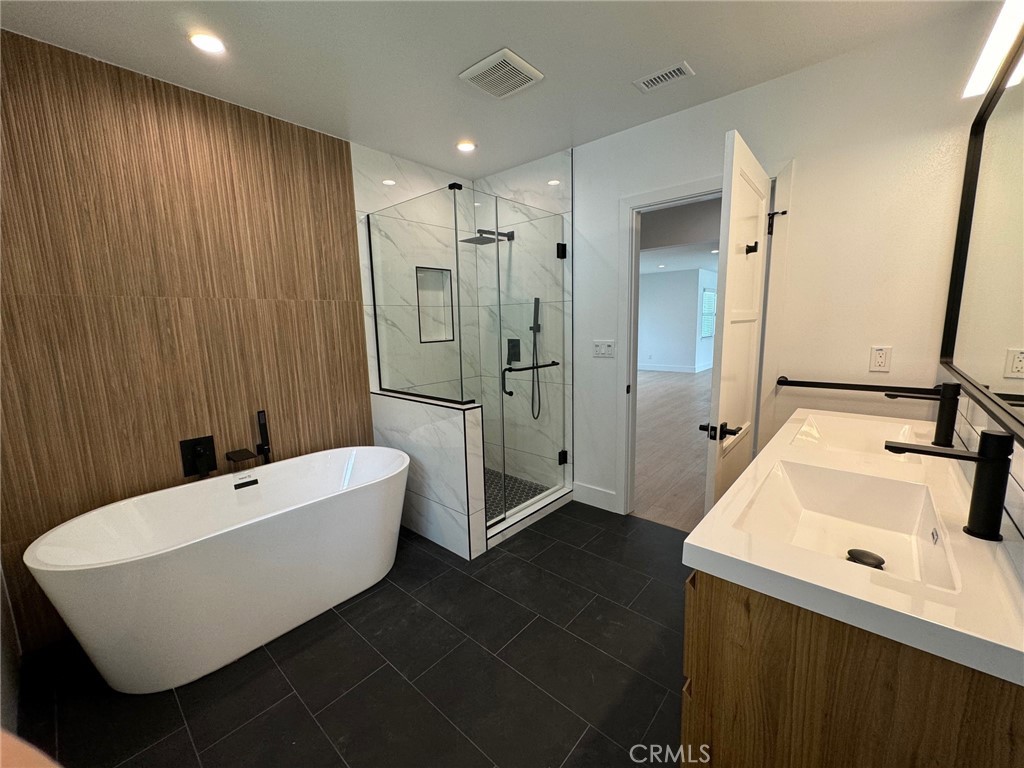 380 W Palm Drive