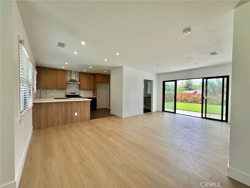 380 W Palm Drive