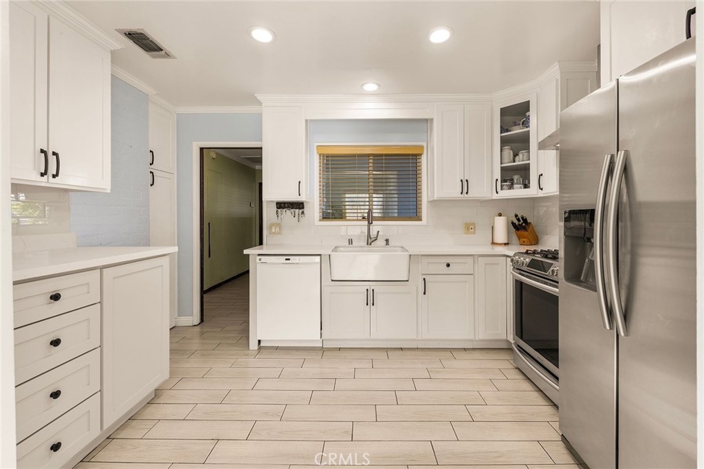 10159 Lynrose Street