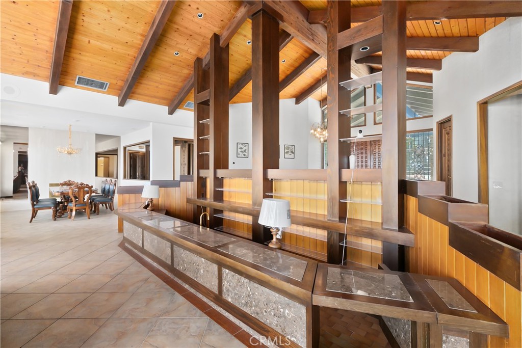 1605 Walter Ct