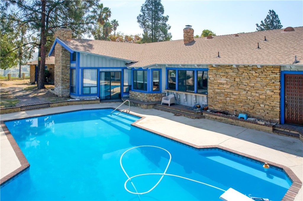 1605 Walter Ct